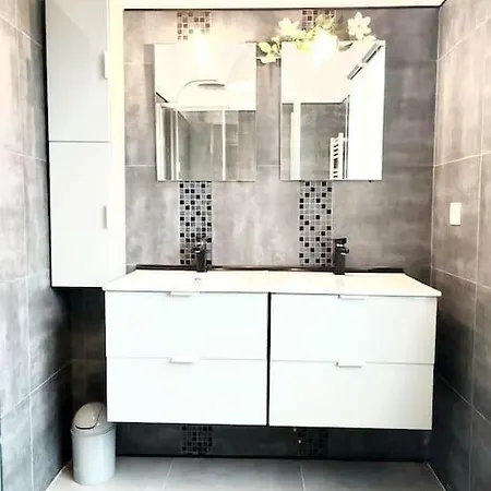 Maison De Charme Recente Avec Piscine Hors Sol *