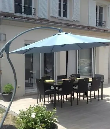 Ferienhaus Maison De Charme Recente Avec Piscine Hors Sol Jouars-Pontchartrain