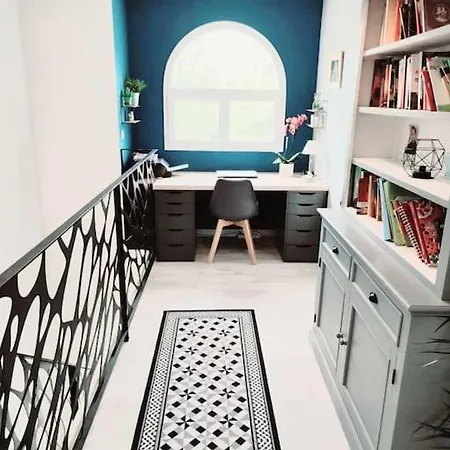 Maison De Charme Recente Avec Piscine Hors Sol *